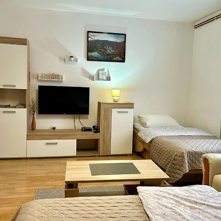 Apartment & Room Monika Rakovica Esterno foto